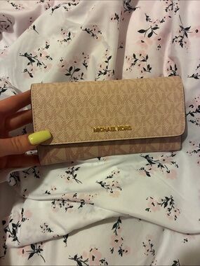 Michael Kors Blush Pink Signature Continental Wallet with Gold Logo
